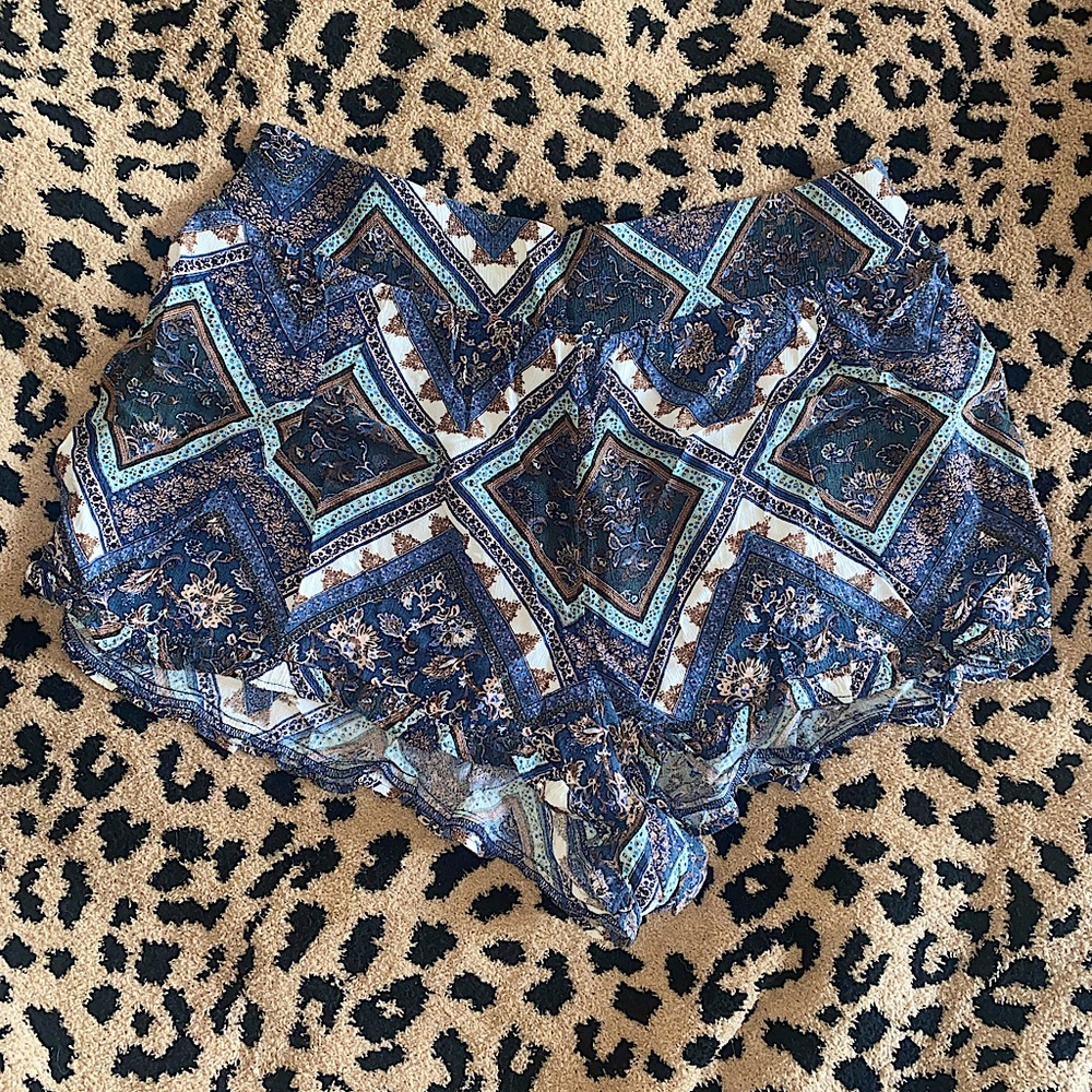 American eagle flowy shorts